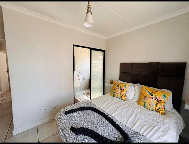 2 BEDROOM APARTMENT FOR SALE IN SILVER LAKES